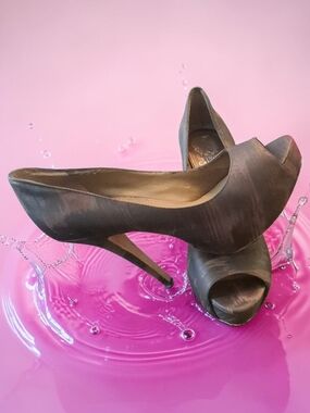 Vince Camuto Back And Tan Peep-Toe Stiletto Pumps Women's Shoes Size 8